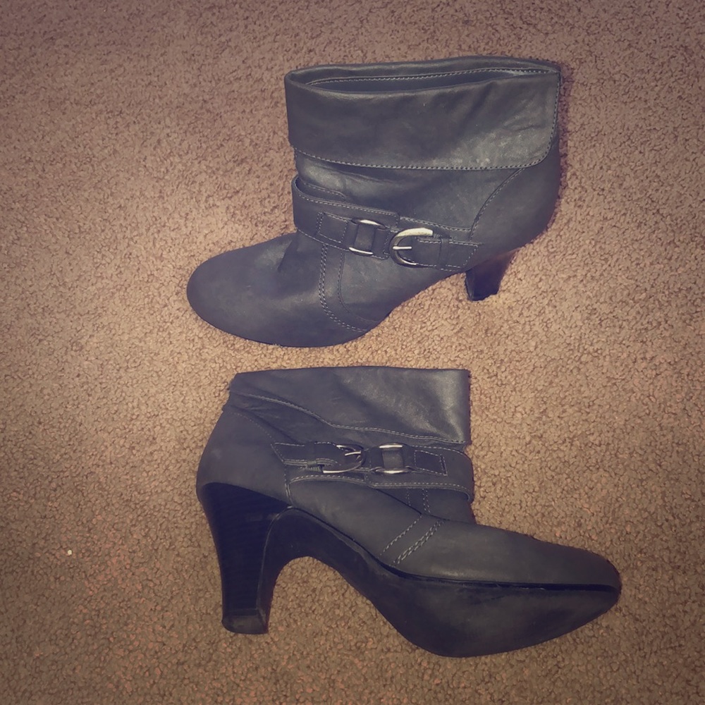 Dark grey ankle boot